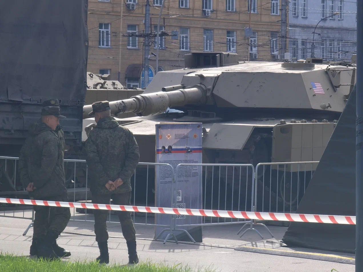 Фото Захваченную военную технику НАТО привезли в Новосибирск. Показываем фото вражеских танков и боевых машин 10