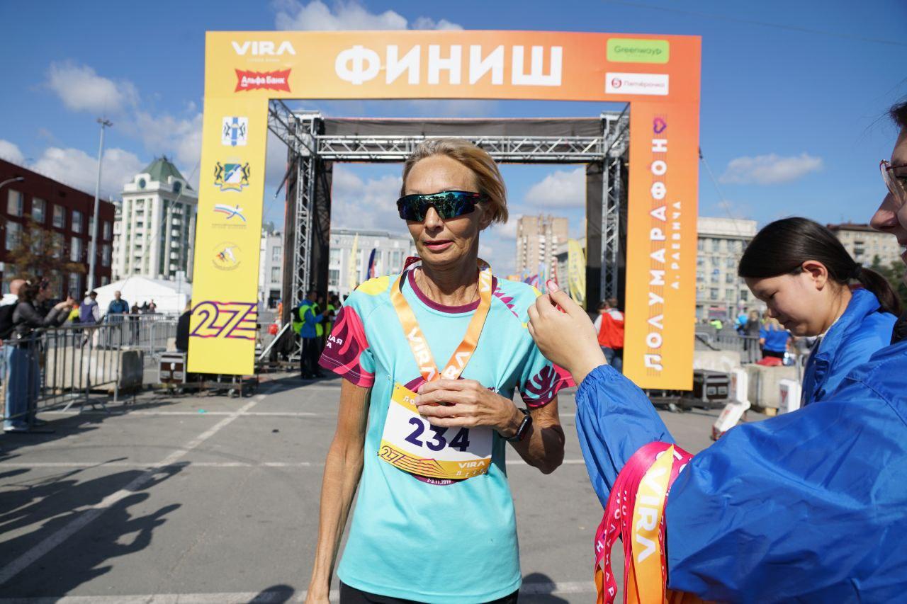 Фото В Новосибирске завершился полумарафон Раевича. Смотрим фото стройных и накаченных бегунов 4