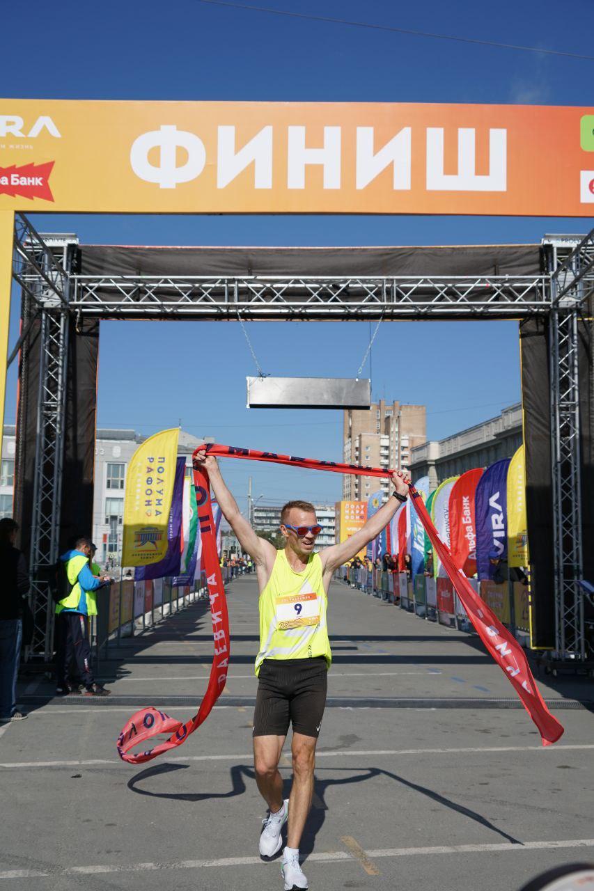 Фото В Новосибирске завершился полумарафон Раевича. Смотрим фото стройных и накаченных бегунов 7