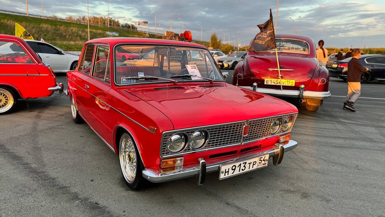 Фото В Новосибирске прошли соревнования по автозвуку. 18 фотографий красочных автомобилей 11