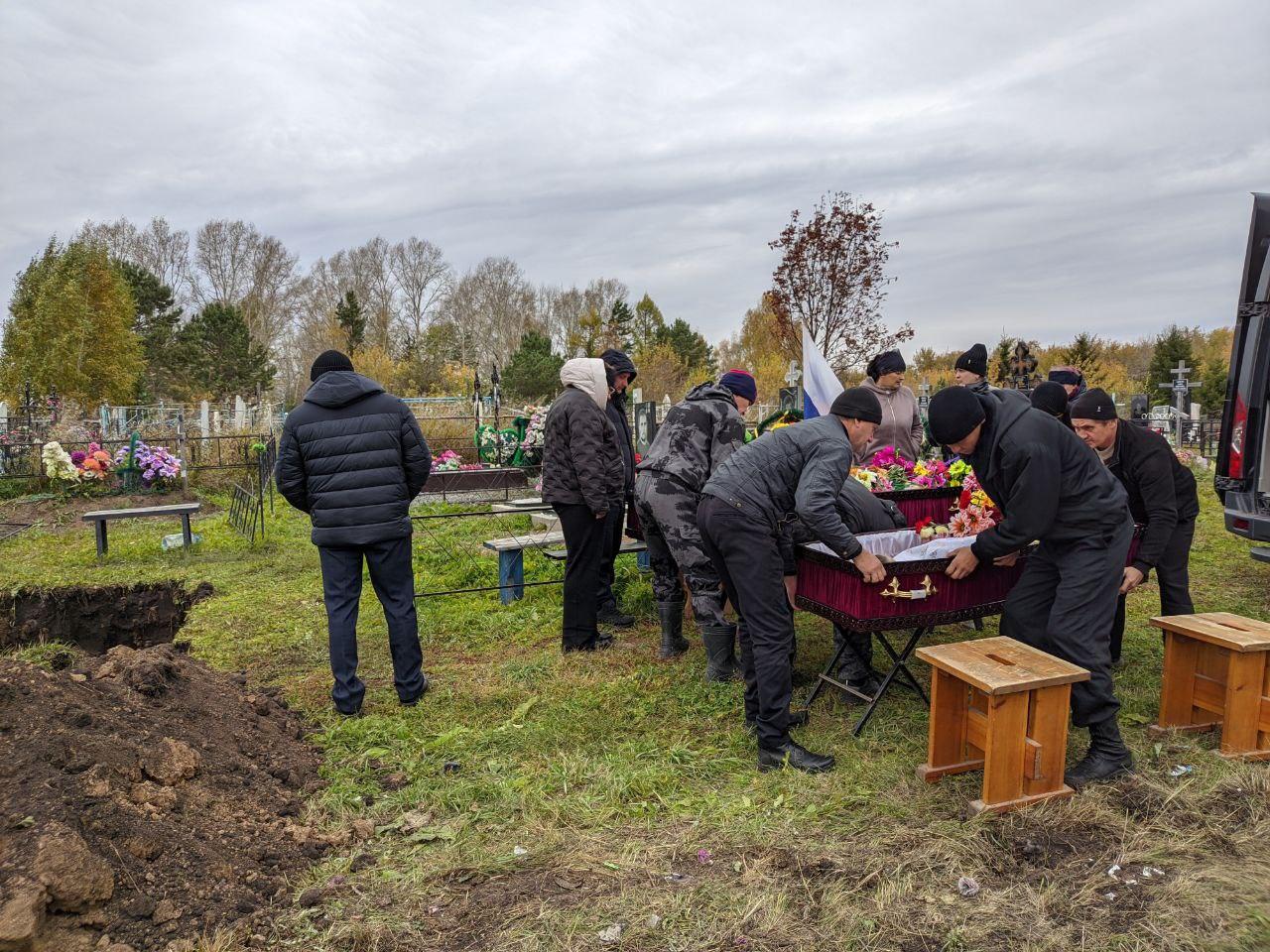 Фото Четыре маленьких гроба. В Красноярском крае хоронят отравленных детей. Онлайн-репортаж 10