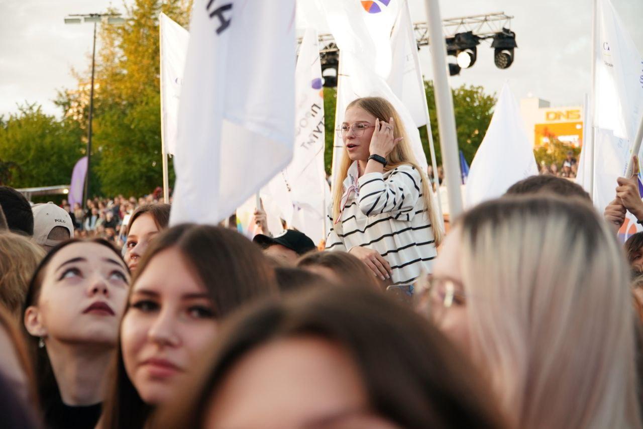 Фото «Ого, сколько вас там много!»: на Михайловской набережной прошел Парад российского студенчества 47