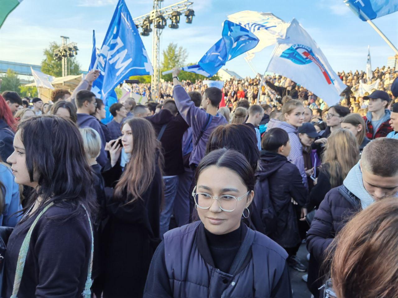 Фото На Михайловской набережной начался Парад студенчества. Онлайн-репортаж 31