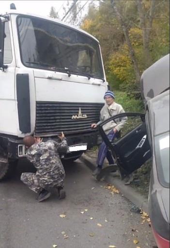 Фото В Калининском районе Новосибирска МАЗ «выбросил» Хонду на обочину 2 - Сиб.ФМ Фото В Калининском районе Новосибирска МАЗ «выбросил» Хонду на обочину 2