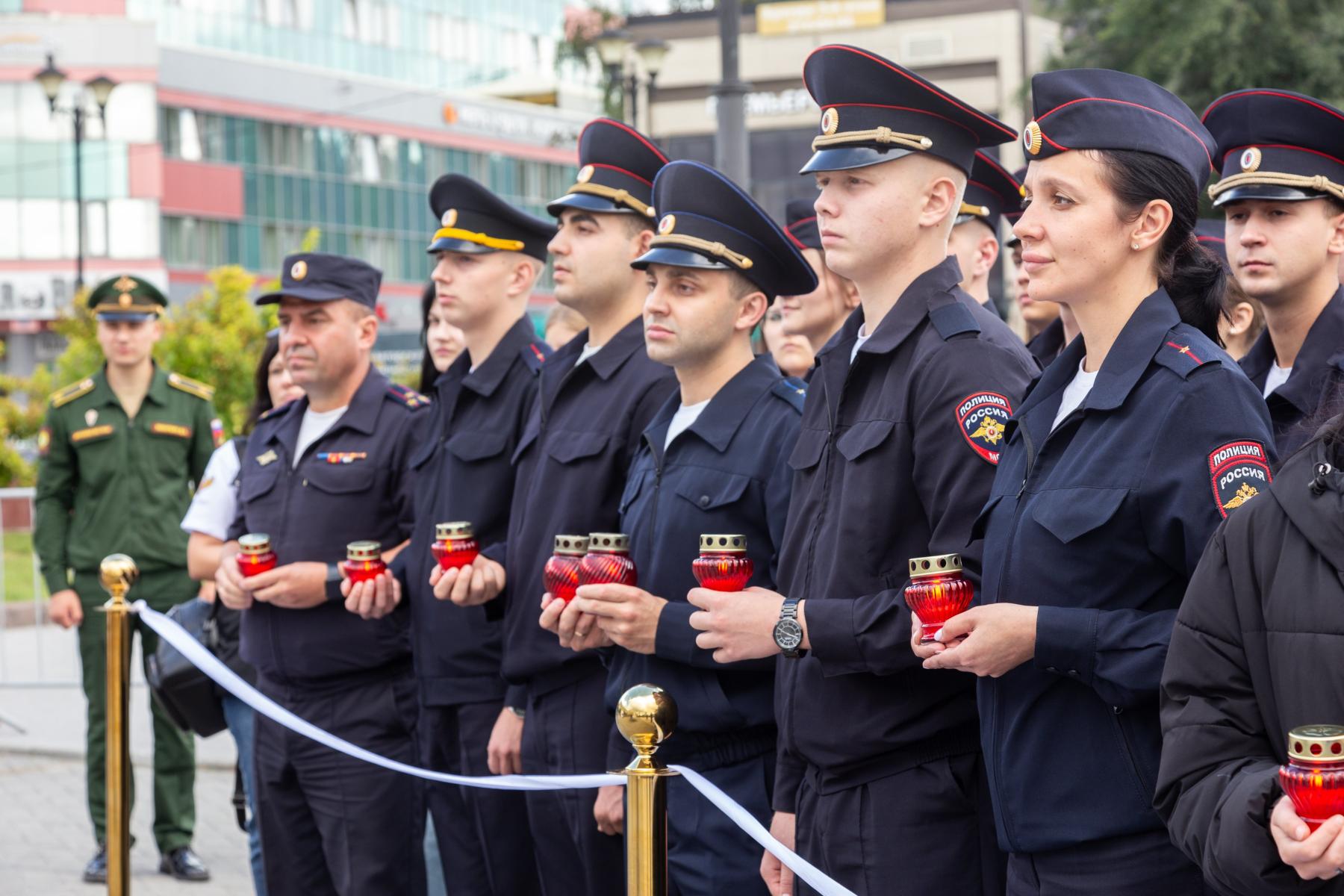 Фото В Новосибирске прошло мероприятие, посвященное годовщине трагедии Беслана 6 - Сиб.ФМ Фото В Новосибирске прошло мероприятие, посвященное годовщине трагедии Беслана 6