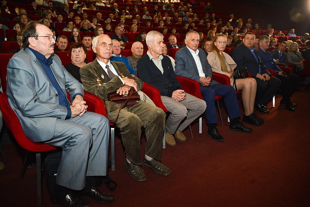 Фото В Новосибирске прошел форум «Люди трудовой доблести» 4 - Сиб.ФМ Фото В Новосибирске прошел форум «Люди трудовой доблести» 4