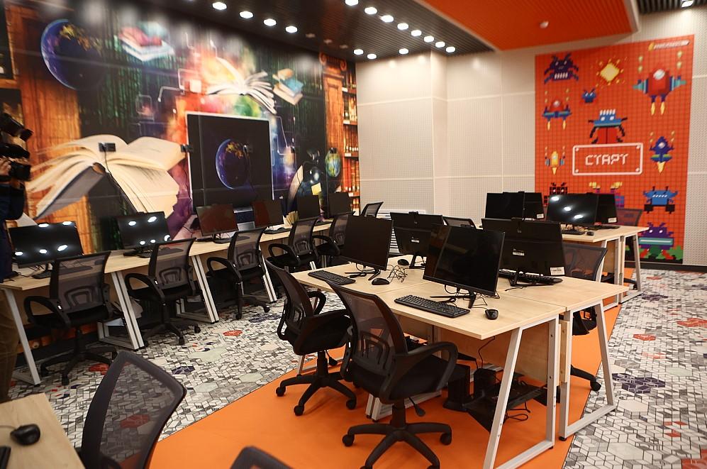 Фото Новосибирск пополнился современной школой: в микрорайоне «Стрижи» стартовал учебный год в новом здании школы №222 3 - Сиб.ФМ Фото Новосибирск пополнился современной школой: в микрорайоне «Стрижи» стартовал учебный год в новом здании школы №222 3