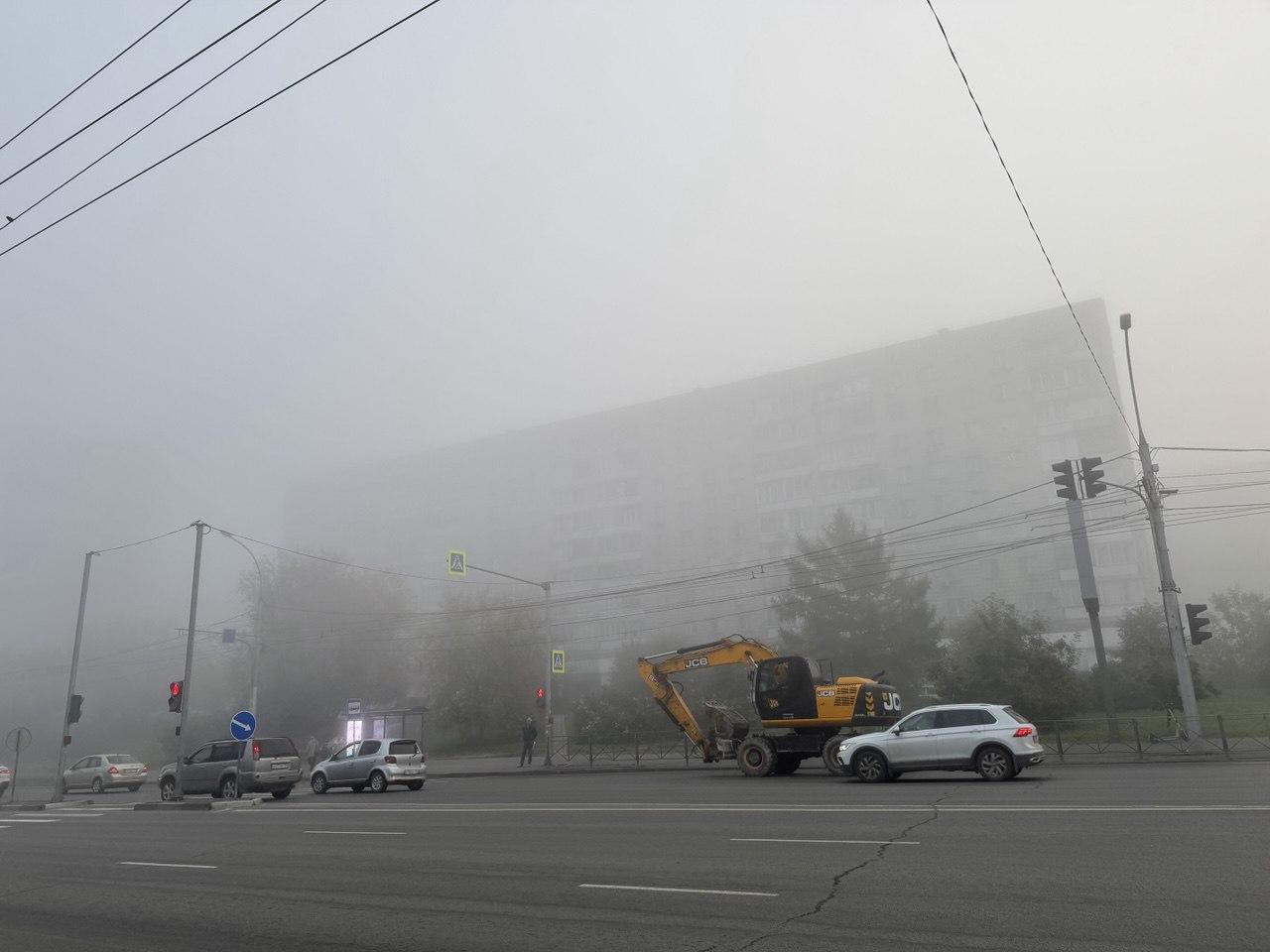 Фото Новосибирск окутал густой туман утром 17 сентября – 15 завораживающих кадров 3
