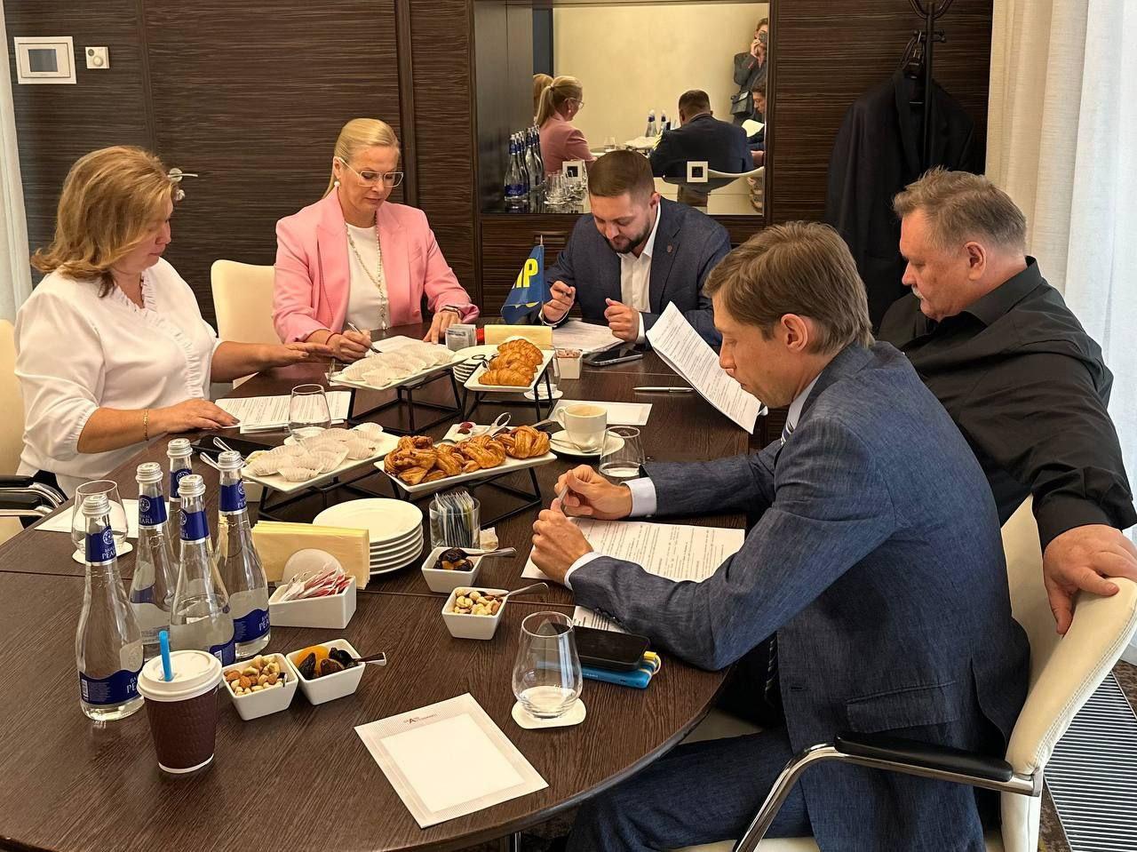 Фото Анна Терешкова стала руководителем фракции ЛДПР в Законодательном собрании Новосибирской области 2 - Сиб.ФМ Фото Анна Терешкова стала руководителем фракции ЛДПР в Законодательном собрании Новосибирской области 2