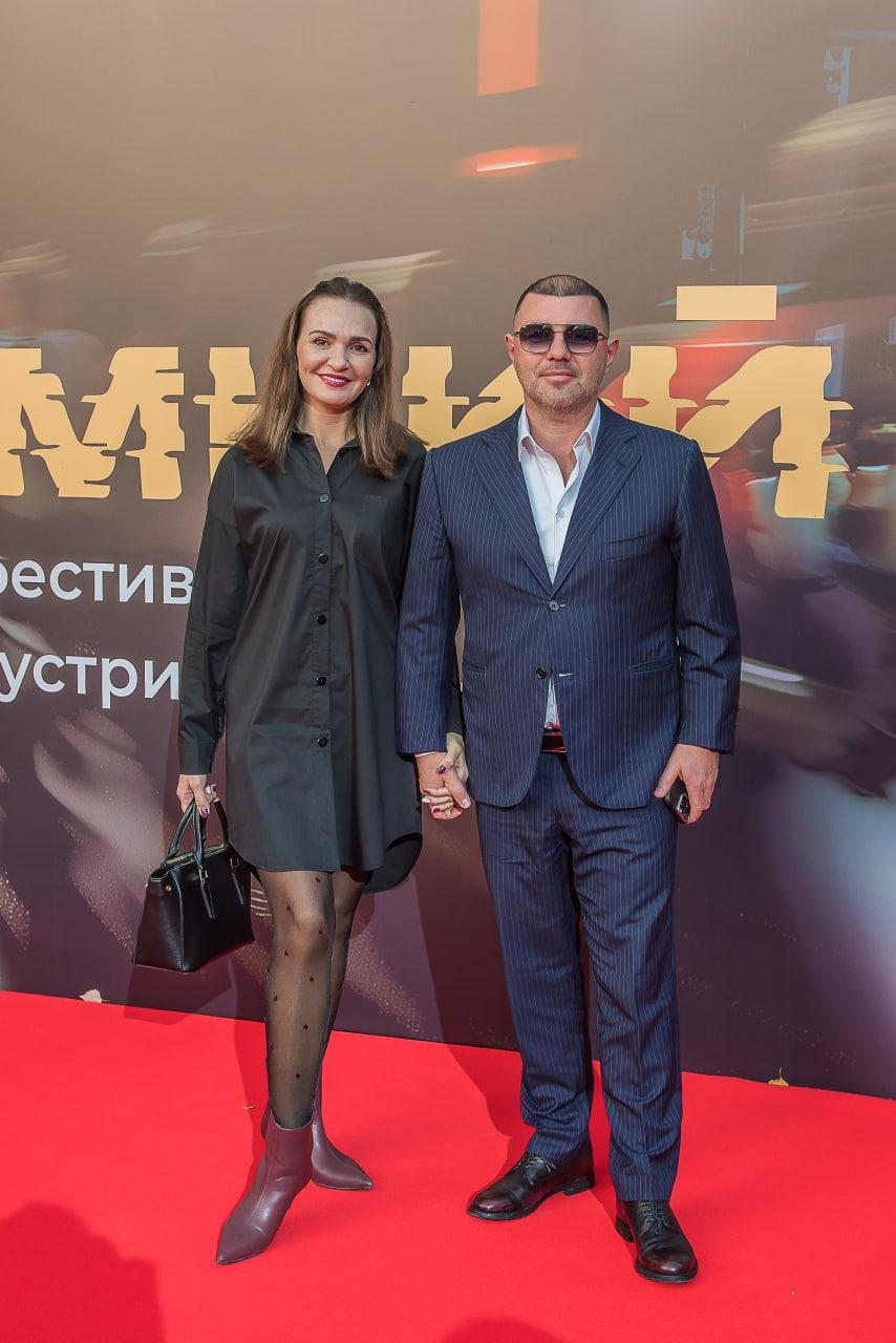 Фото «Красная дорожка и звездный гость – Михаил Тройник»: фестиваль научного и индустриального кино «Кремний» открылся в Новосибирске – ФОТОРЕПОРТАЖ 19 - Сиб.ФМ Фото «Красная дорожка и звездный гость – Михаил Тройник»: фестиваль научного и индустриального кино «Кремний» открылся в Новосибирске – ФОТОРЕПОРТАЖ 19