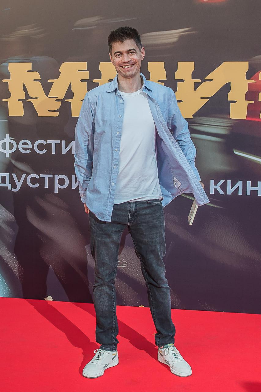 Фото «Красная дорожка и звездный гость – Михаил Тройник»: фестиваль научного и индустриального кино «Кремний» открылся в Новосибирске – ФОТОРЕПОРТАЖ 8 - Сиб.ФМ Фото «Красная дорожка и звездный гость – Михаил Тройник»: фестиваль научного и индустриального кино «Кремний» открылся в Новосибирске – ФОТОРЕПОРТАЖ 8