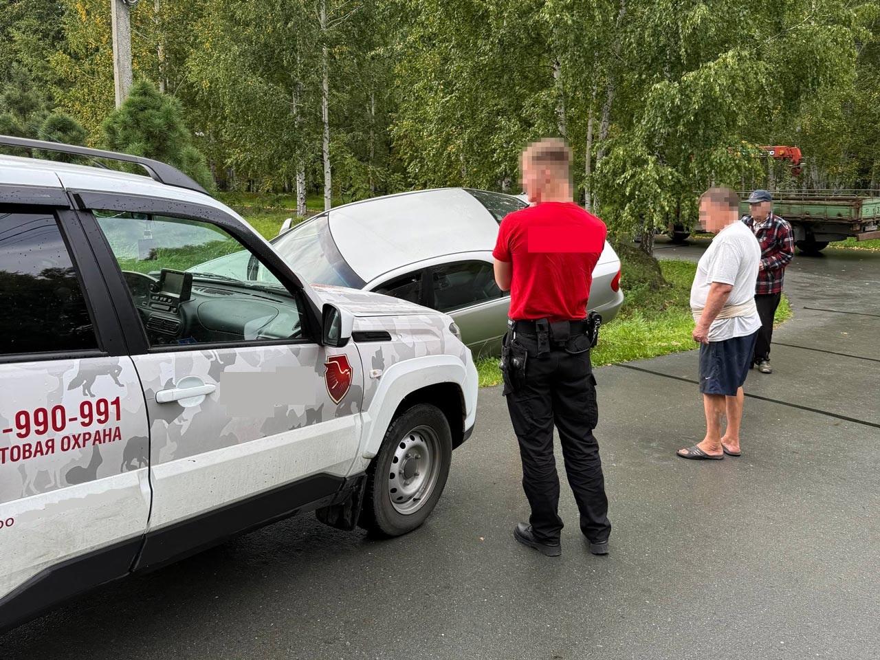 Фото В Новосибирске в посёлке «Ключевой» «Тойота Камри» с нетрезвыми пассажирами улетела в кювет 2