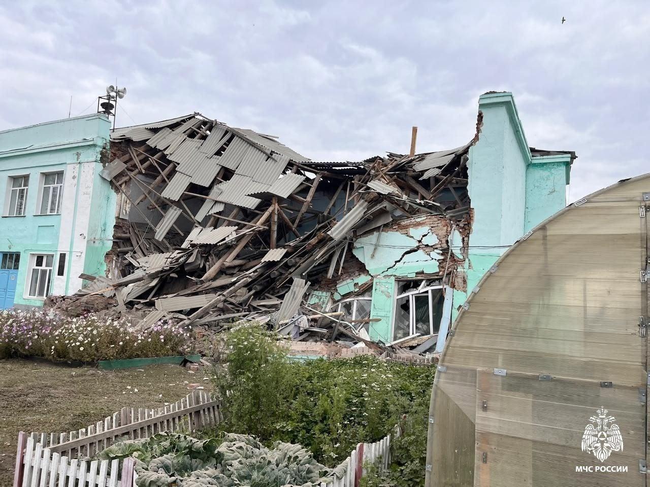 Фото «Простите нас, дети»: Жители Татарска НСО возмущены рухнувшей школой. Что ответила администрация? 2 - Сиб.ФМ Фото «Простите нас, дети»: Жители Татарска НСО возмущены рухнувшей школой. Что ответила администрация? 2