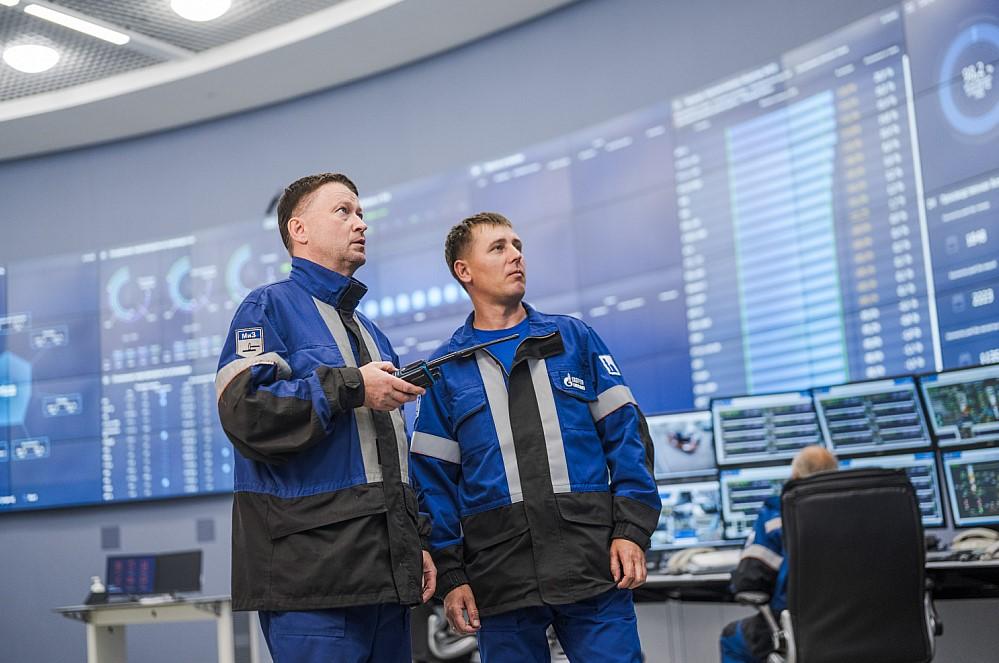 Фото Так делают бензин: крупнейший нефтперерабатывающий завод России показал, как передовые технологии обеспечивают качество топлива 3 - Сиб.ФМ Фото Так делают бензин: крупнейший нефтперерабатывающий завод России показал, как передовые технологии обеспечивают качество топлива 3