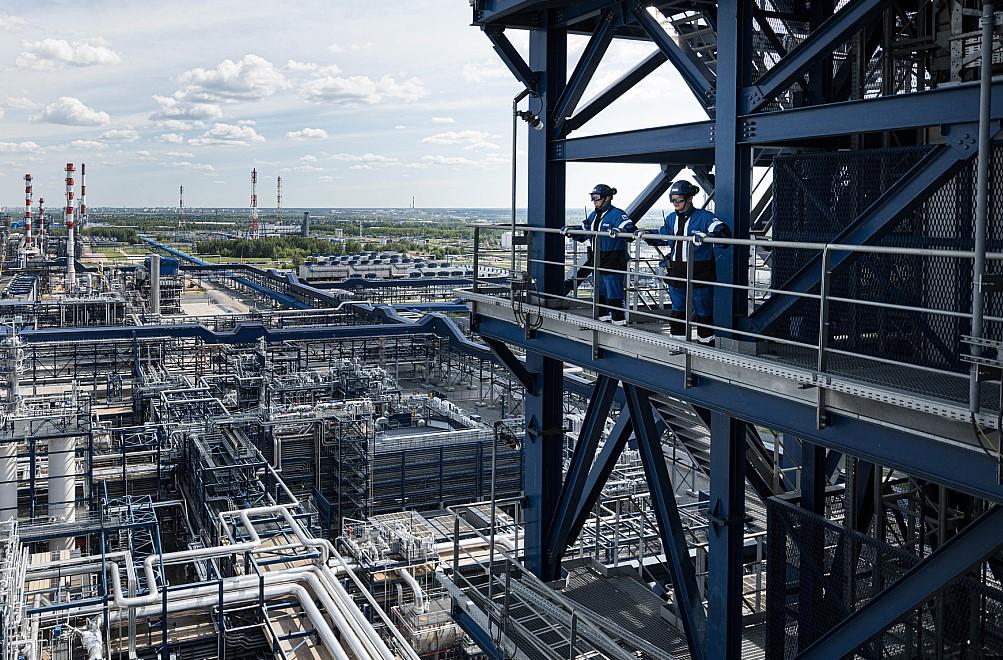 Фото Так делают бензин: крупнейший нефтперерабатывающий завод России показал, как передовые технологии обеспечивают качество топлива 2 - Сиб.ФМ Фото Так делают бензин: крупнейший нефтперерабатывающий завод России показал, как передовые технологии обеспечивают качество топлива 2