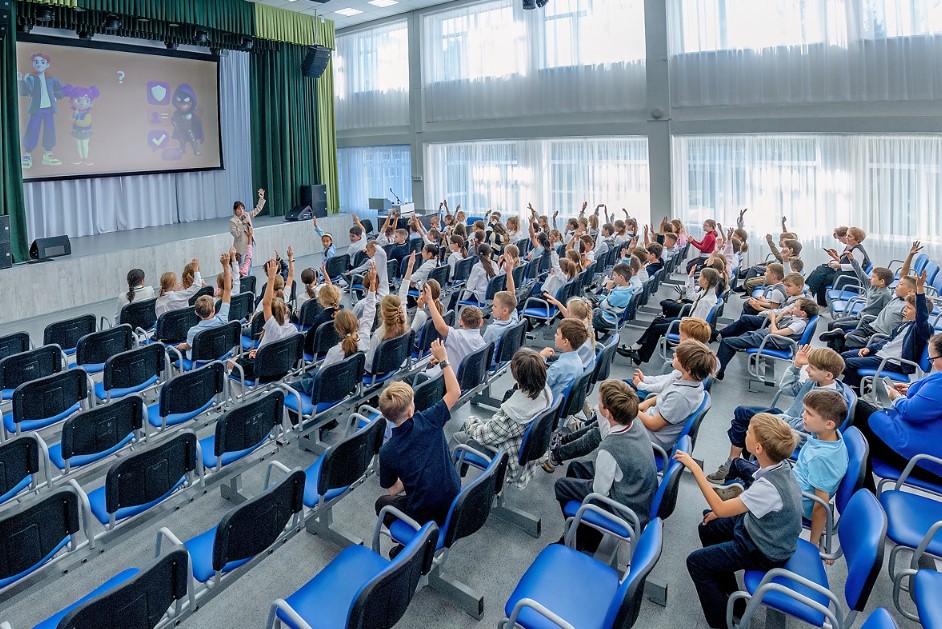 Фото На связи — безопасность: «Ростелеком» провел Всероссийский урок по кибербезопасности в Краснообске 3