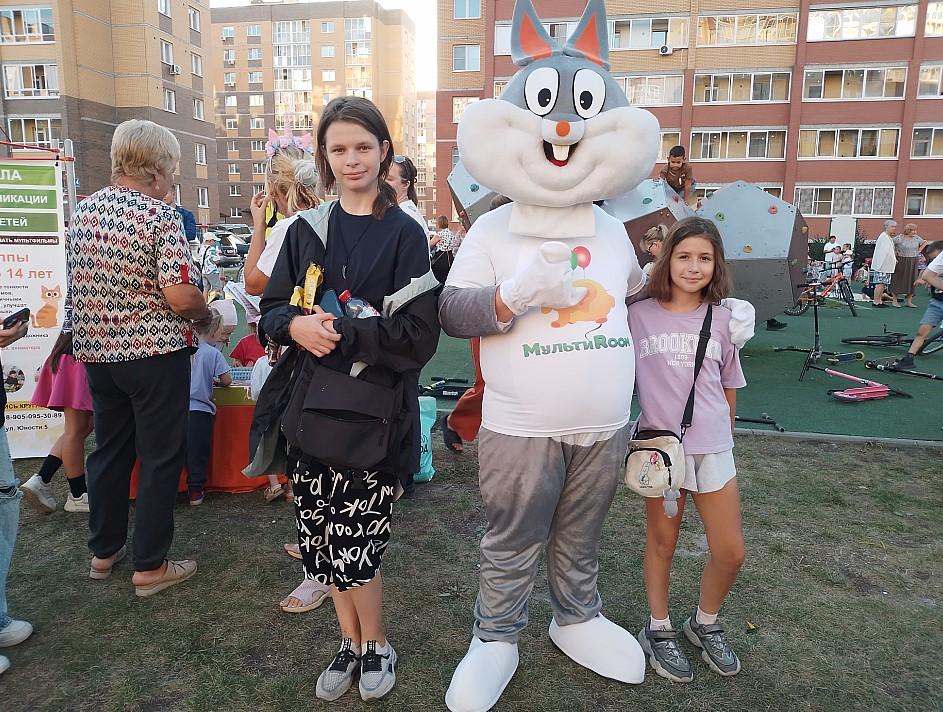 Фото День соседей отметили в микрорайоне Дивногорский в Новосибирске 3