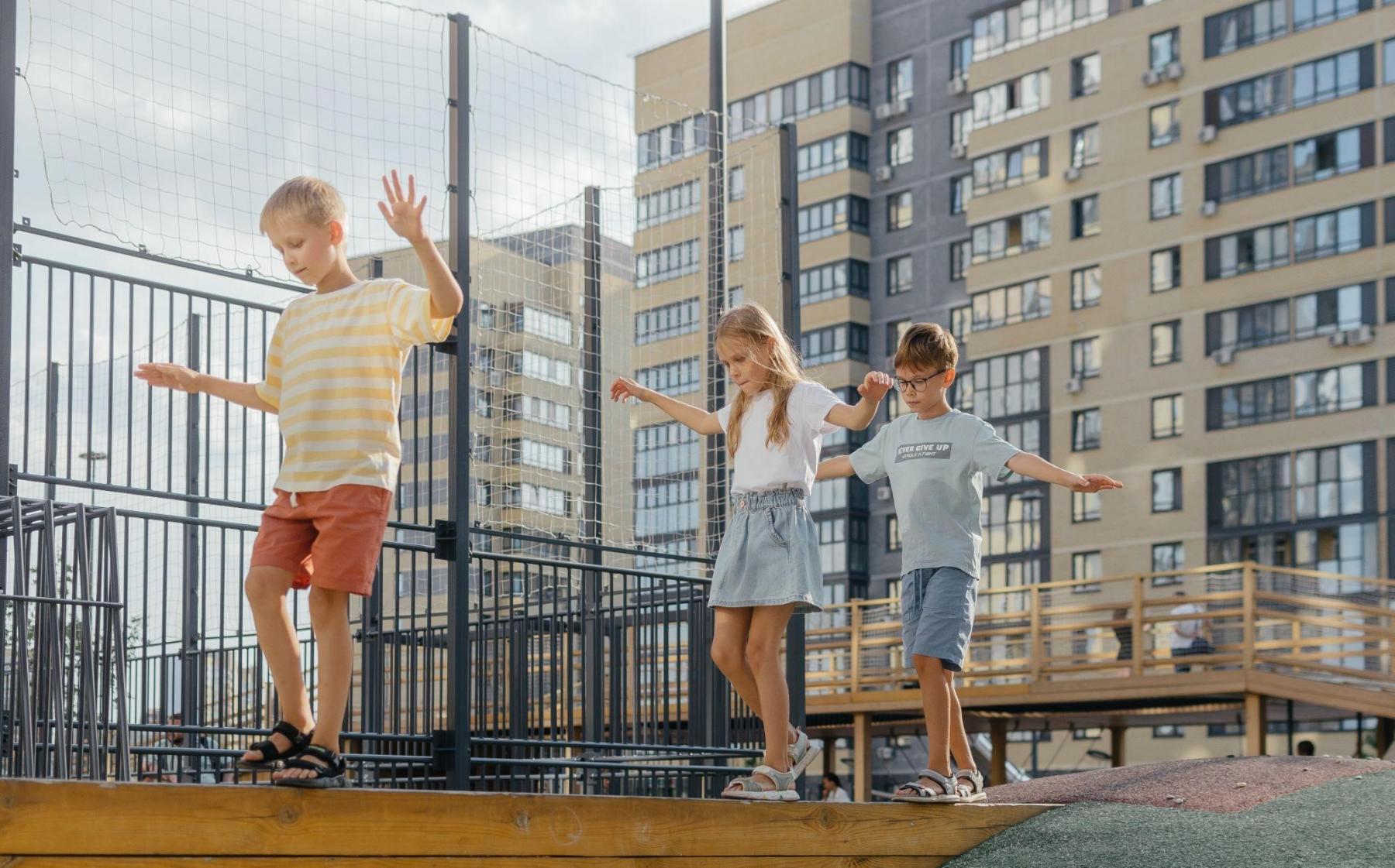 Фото Квартира для большой семьи: почему отцы смотрят вниз, а не вширь 2