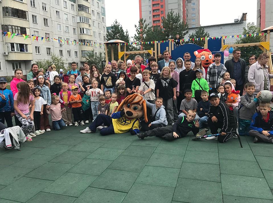 Фото В Ленинском районе Новосибирска появились новые площадки для ребят 4 - Сиб.ФМ Фото В Ленинском районе Новосибирска появились новые площадки для ребят 4
