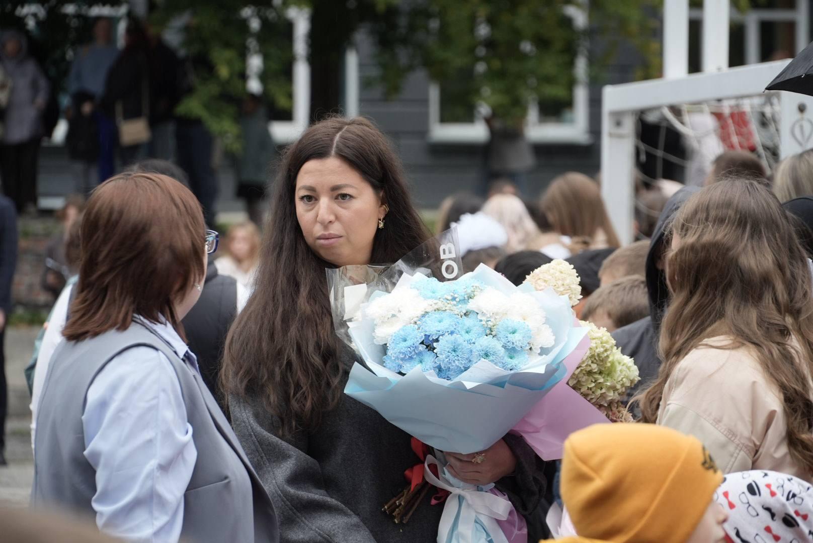 Фото В Новосибирске опубликовали кадры школьных линеек 1 сентября 4 - Сиб.ФМ Фото В Новосибирске опубликовали кадры школьных линеек 1 сентября 4