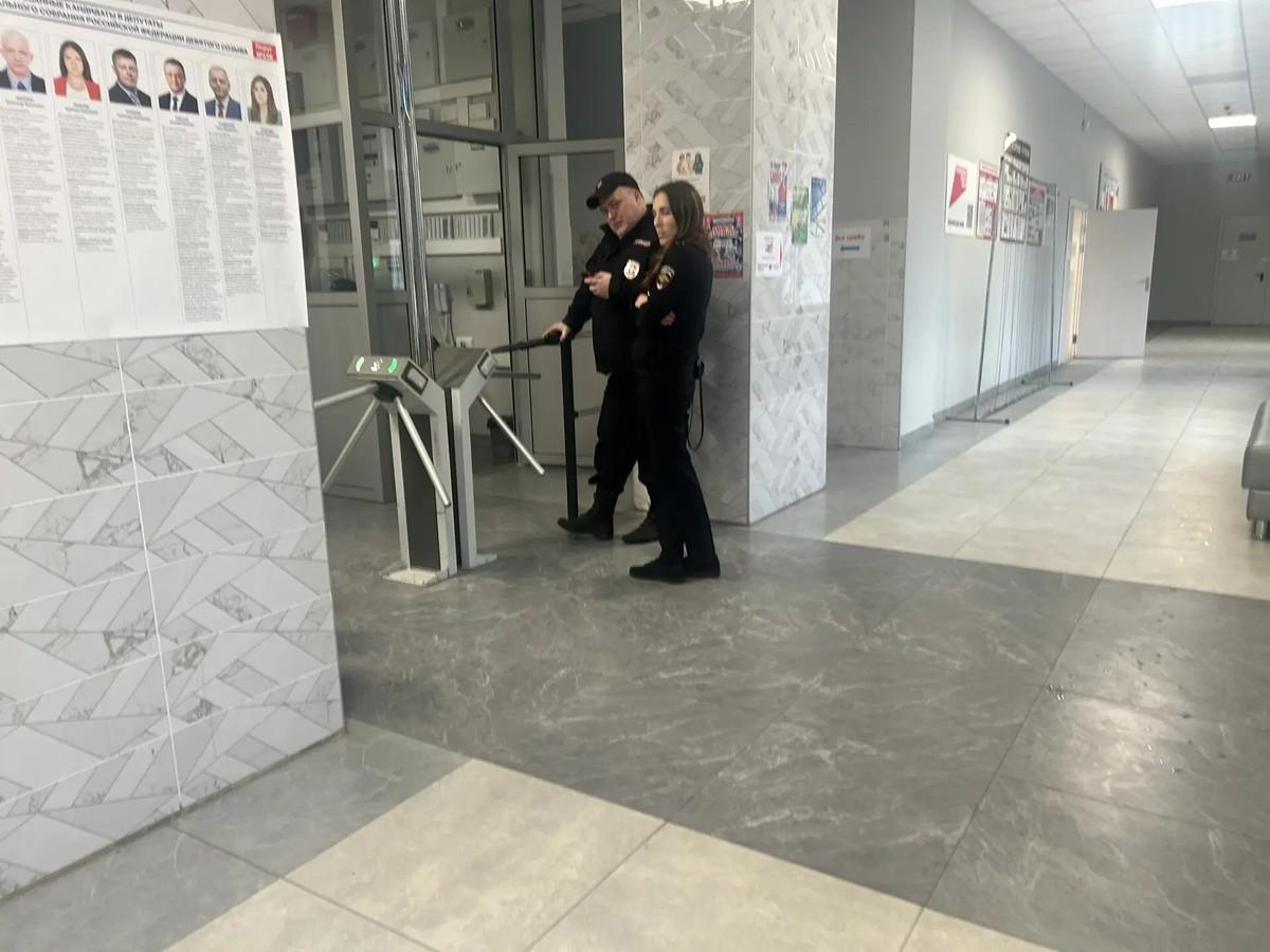 Фото Первый день выборов в Госдуму: где голосовать, важные новости и есть ли провокации. ОНЛАЙН 3 - Сиб.ФМ Фото Первый день выборов в Госдуму: где голосовать, важные новости и есть ли провокации. ОНЛАЙН 3